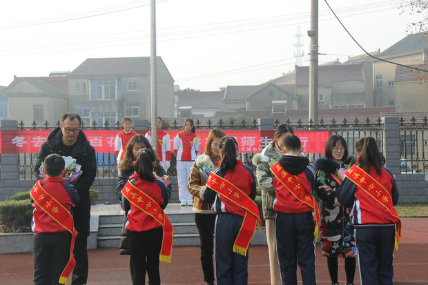 直溪中心小學：冬去春來百花綻放 七彩校園師生同行.JPG