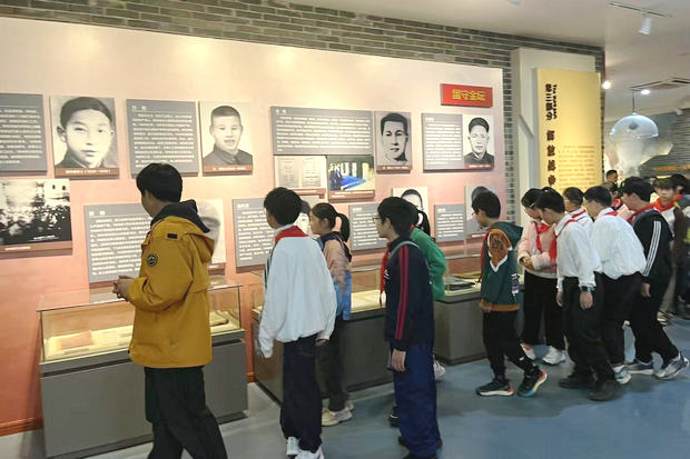70e280b6d5f9495f053215861bfef12_副本.jpg