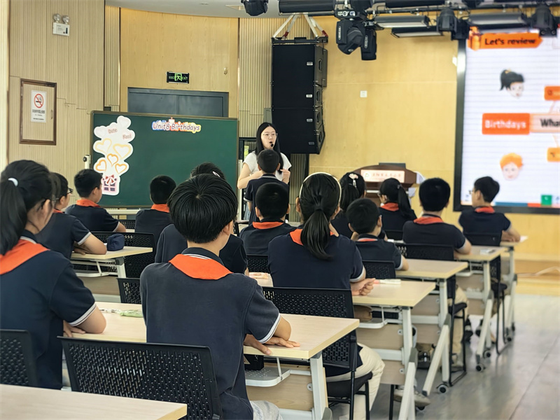 陳老師上課.jpg